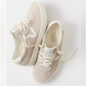 FREE PEOPLE by VANS Sport‎ Low Suede Sneakers Cream and White Casual Sneakers